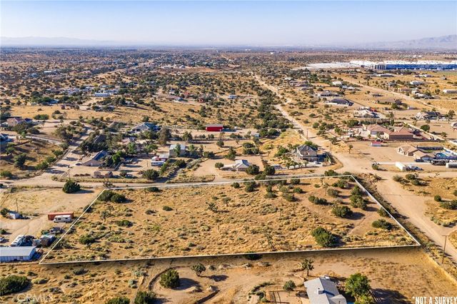 1 Hollister Road, Oak Hills, CA 92344