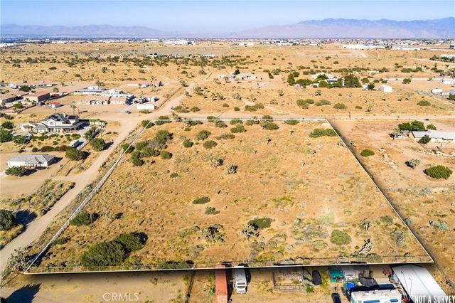 1 Hollister Road, Oak Hills, CA 92344