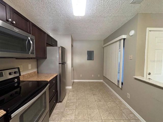 1802 GARDEN LAKE DRIVE 1802, Winter Haven, FL 33884