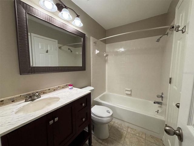 1802 GARDEN LAKE DRIVE 1802, Winter Haven, FL 33884