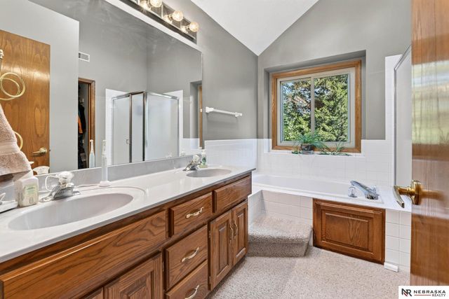 1520 Schropp Circle, Ashland, NE 68003