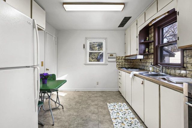 3914 Dennett Drive, Madison, WI 53714