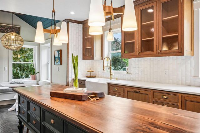 N48W16262 Lisbon ROAD, Menomonee Falls, WI 53051
