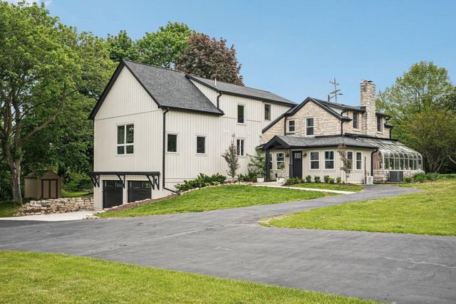 N48W16262 Lisbon ROAD, Menomonee Falls, WI 53051