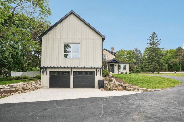 N48W16262 Lisbon ROAD, Menomonee Falls, WI 53051