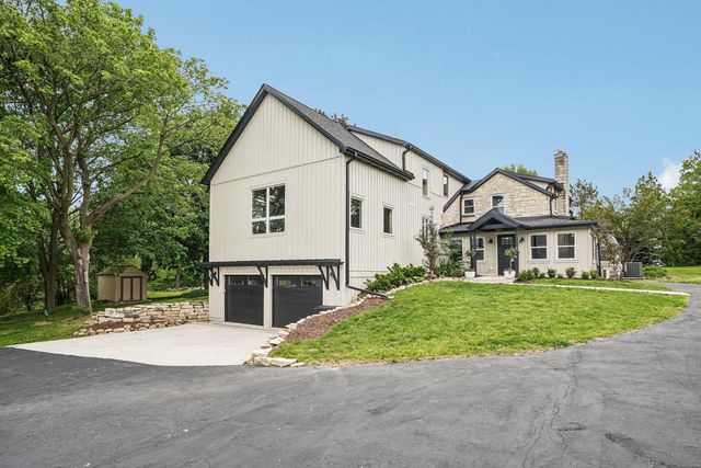 N48W16262 Lisbon ROAD, Menomonee Falls, WI 53051