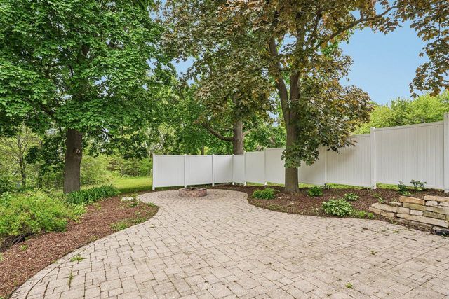N48W16262 Lisbon ROAD, Menomonee Falls, WI 53051
