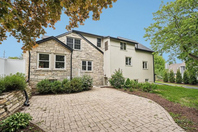 N48W16262 Lisbon ROAD, Menomonee Falls, WI 53051
