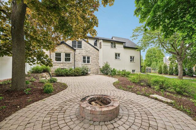 N48W16262 Lisbon ROAD, Menomonee Falls, WI 53051