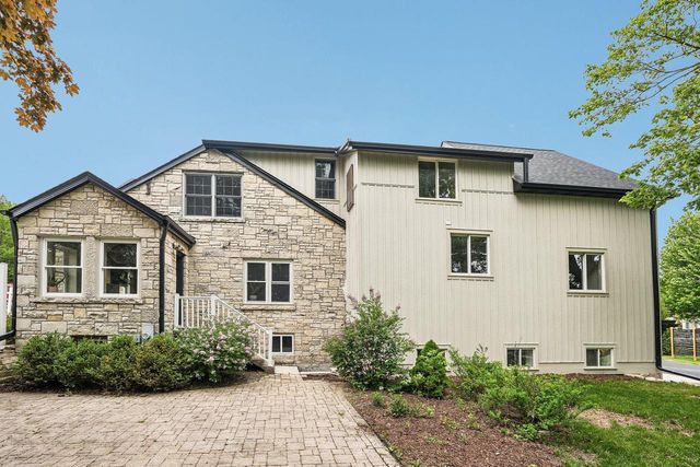 N48W16262 Lisbon ROAD, Menomonee Falls, WI 53051