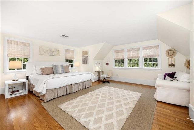 39 Bay Pond Rd, Duxbury, MA 02332