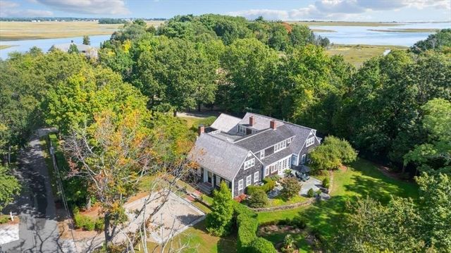 39 Bay Pond Rd, Duxbury, MA 02332