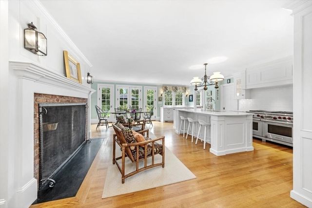 39 Bay Pond Rd, Duxbury, MA 02332