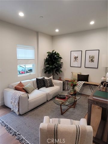 3649 cazador, Los Angeles, CA 90065