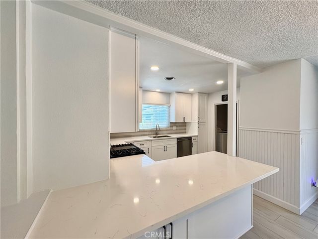 637 Geneva Avenue, Claremont, CA 91711
