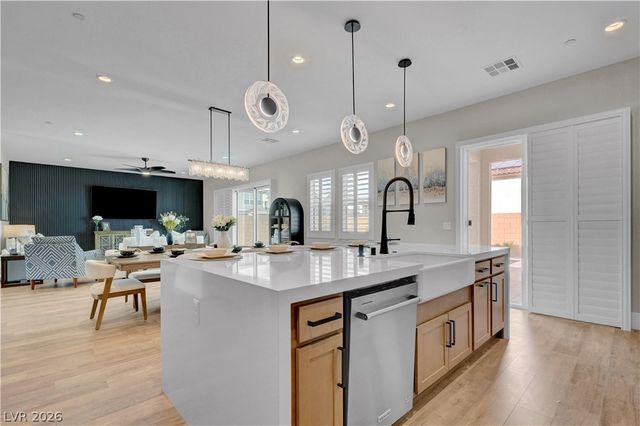 10226 Bismarck Palms Avenue, Las Vegas, NV 89166