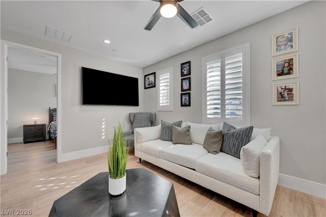 10226 Bismarck Palms Avenue, Las Vegas, NV 89166