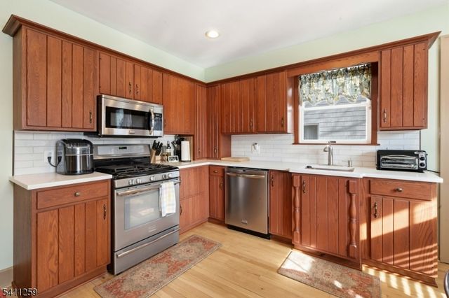 23 Pleasant Pl, Kearny Town, NJ 07032