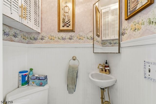 23 Pleasant Pl, Kearny Town, NJ 07032