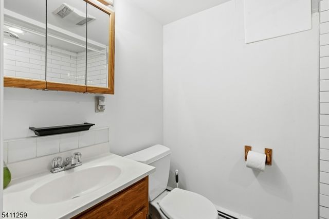 23 Pleasant Pl, Kearny Town, NJ 07032