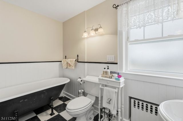 23 Pleasant Pl, Kearny Town, NJ 07032