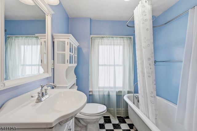 23 Pleasant Pl, Kearny Town, NJ 07032