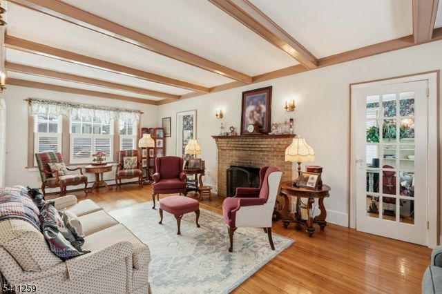 23 Pleasant Pl, Kearny Town, NJ 07032