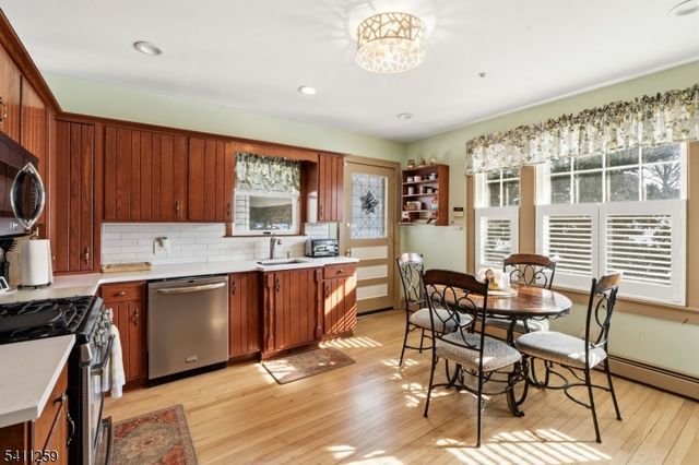 23 Pleasant Pl, Kearny Town, NJ 07032