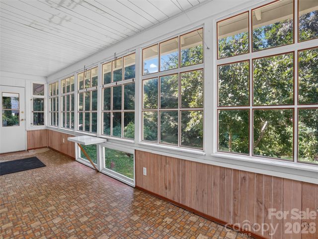 3112 Wesley Way, Hendersonville, NC 28792