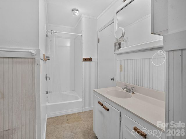 3112 Wesley Way, Hendersonville, NC 28792