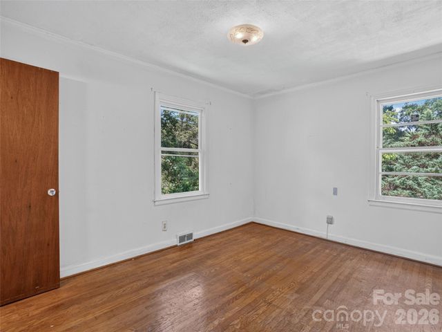 3112 Wesley Way, Hendersonville, NC 28792