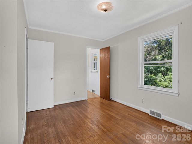 3112 Wesley Way, Hendersonville, NC 28792