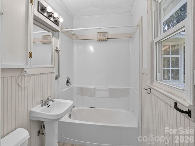 3112 Wesley Way, Hendersonville, NC 28792