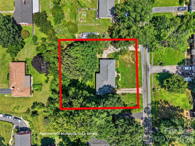 3112 Wesley Way, Hendersonville, NC 28792