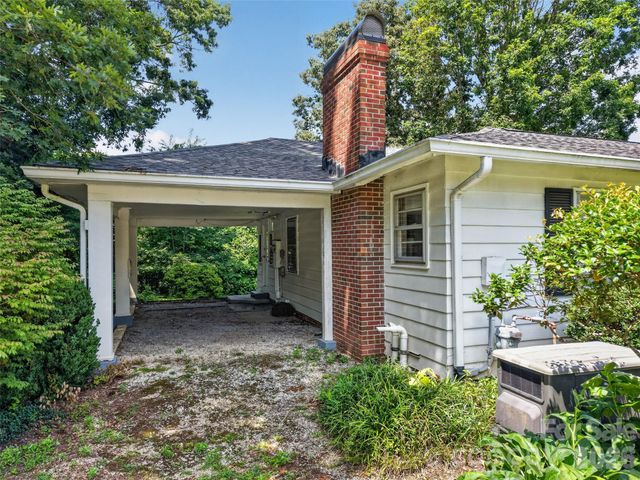3112 Wesley Way, Hendersonville, NC 28792
