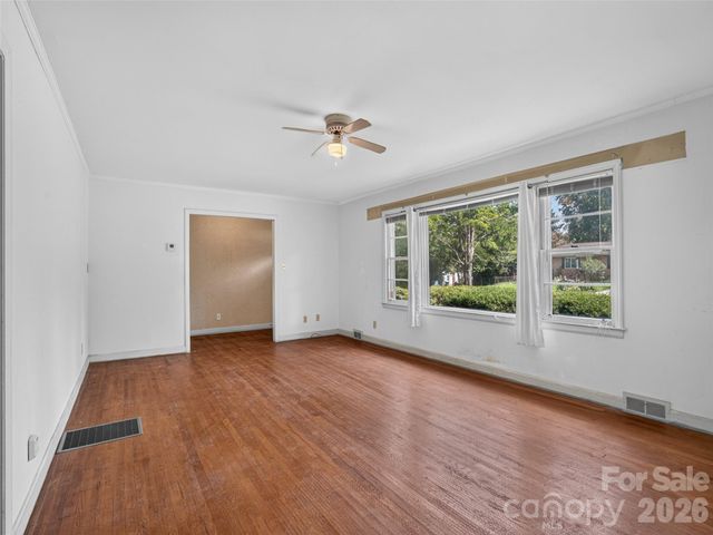 3112 Wesley Way, Hendersonville, NC 28792