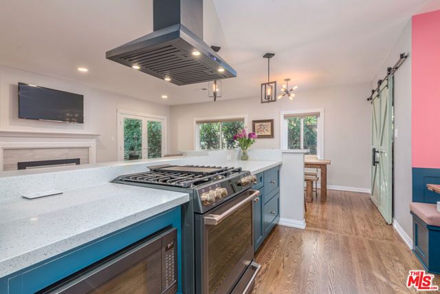 16604 Gilmore Street, Los Angeles, CA 91406