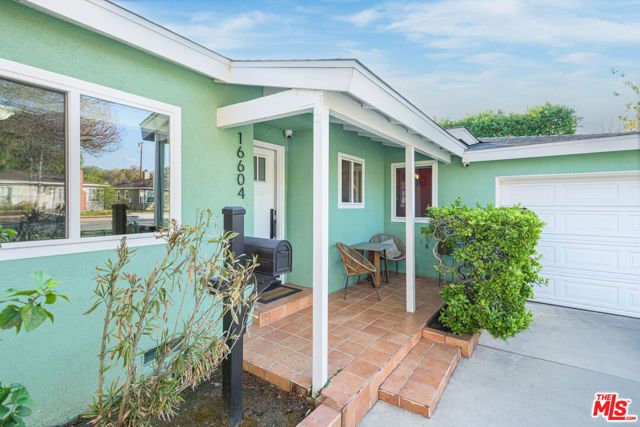 16604 Gilmore Street, Los Angeles, CA 91406