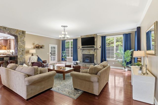 25 Ellison Drive, Bedford, NH 03110