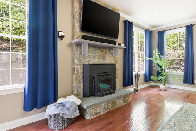 25 Ellison Drive, Bedford, NH 03110
