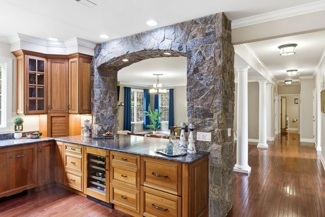25 Ellison Drive, Bedford, NH 03110