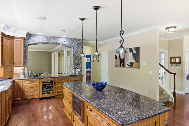 25 Ellison Drive, Bedford, NH 03110