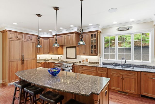 25 Ellison Drive, Bedford, NH 03110