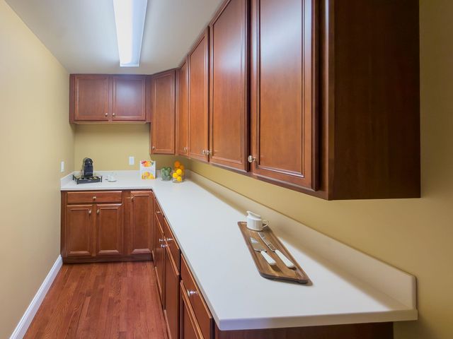 25 Ellison Drive, Bedford, NH 03110