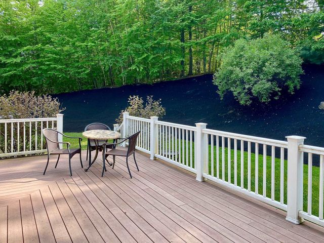 25 Ellison Drive, Bedford, NH 03110