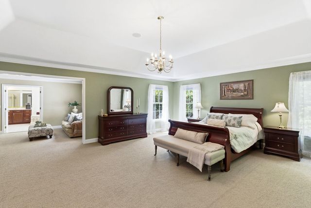 25 Ellison Drive, Bedford, NH 03110