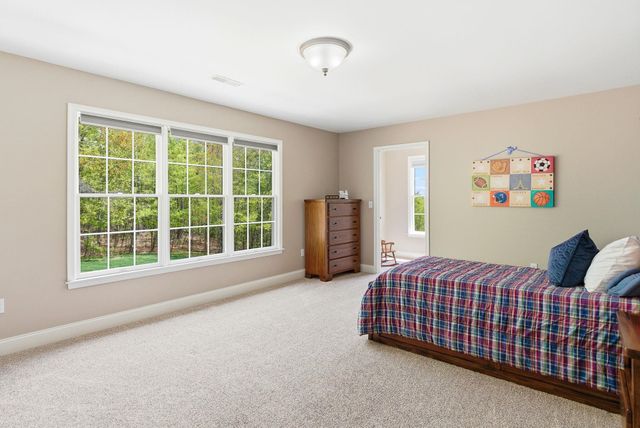 25 Ellison Drive, Bedford, NH 03110