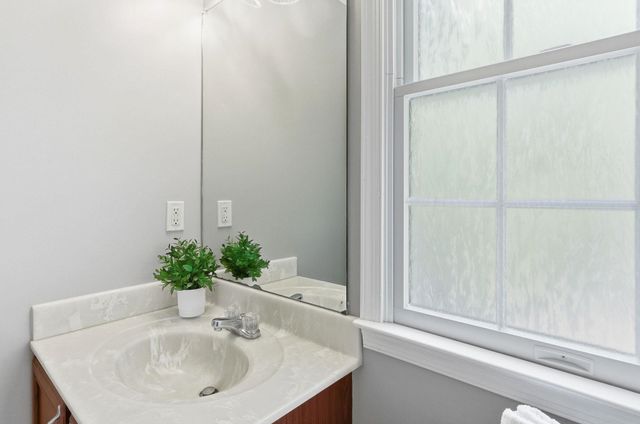 25 Ellison Drive, Bedford, NH 03110