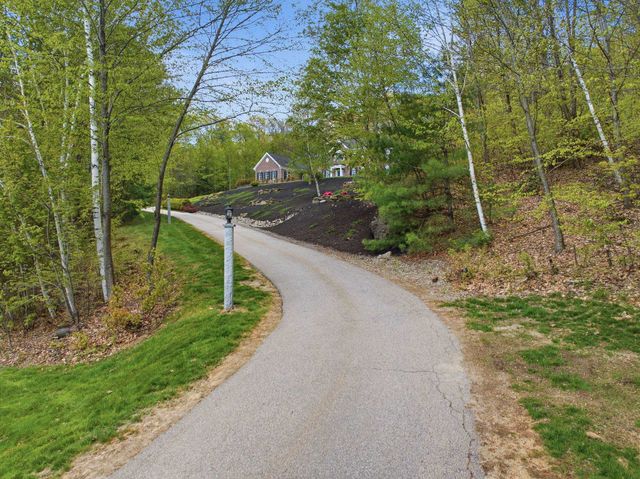25 Ellison Drive, Bedford, NH 03110