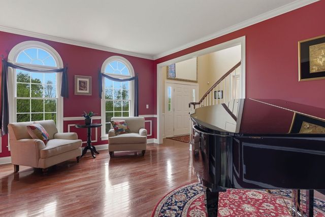 25 Ellison Drive, Bedford, NH 03110